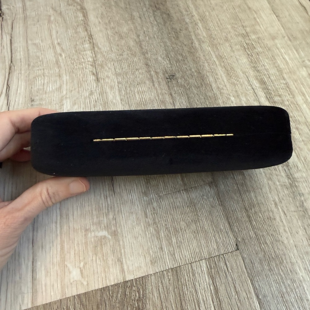 Gucci Sunglasses Case - Picture 6 of 6